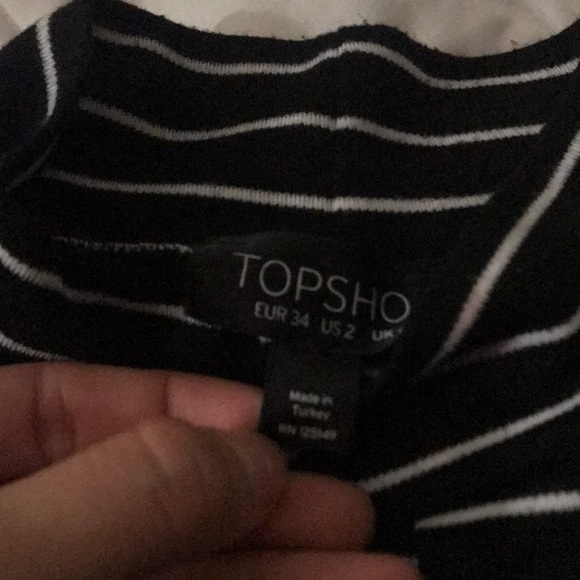 Topshop long sleeve crop top! - Picture 3 of 4